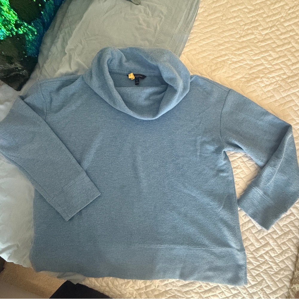 Banana Republic Sweater in LT Blue
